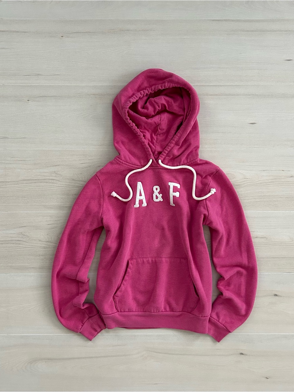 pink abercrombie and fitch fitted hoodie